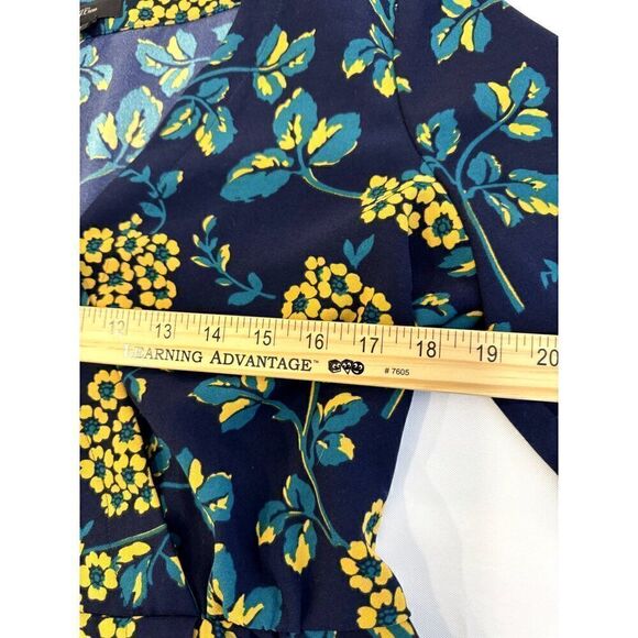 J. Crew Navy Blue Floral Long Sleeve Wrap Blouse Sz 6 EUC // office / dressy - Picture 10 of 11